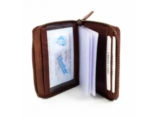 Кафяв визитник от естествена кожа с цип