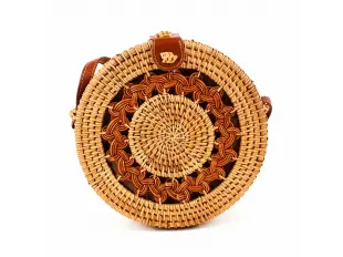 Кръгла дамска чанта от ратан