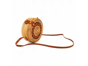 Кръгла дамска чанта от ратан