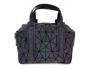 Интересна хамелеонова чанта Интересна хамелеонова чанта