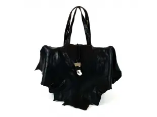 Черна дамска чанта - листо Черна дамска чанта - листо