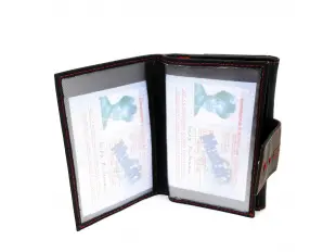 Вертикално портмоне с червен конец