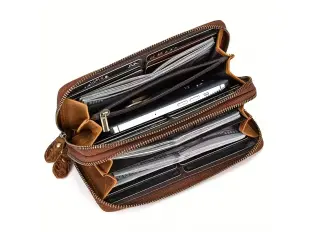 Кафяво дамско портмоне с два ципа