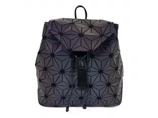 Голяма раница с геометрични фигури